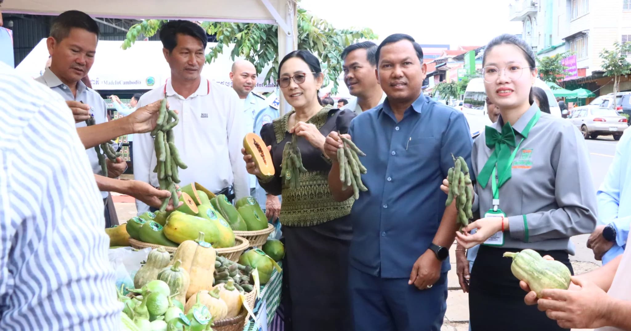 ខេត្តមណ្ឌលគិរី រៀបចំពិធីសម្ពោធ “យុទ្ធនាការផលិតផលជាតិ #MadeInCambodia" ដើម្បីផ្សព្វផ្សាយជូនដល់ប្រជាពលរដ្ឋ ជាអ្នកប្រើប្រាស់ និងបង្កើនការយល់ដឹងអំពីផលិតផលជាតិ ពាក់ព័ន្ធនឹងតម្លៃ និងគុណភាព
