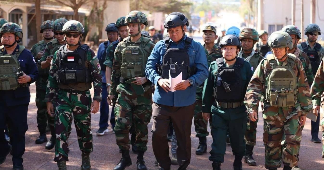 ឯកឧត្តមអភិបាលខេត្តឧត្តរមានជ័យ សម្របសម្រួលនាំក្រុម AOT ពិនិត្យផលប៉ះពាល់ដែលកម្លាំងយោធាថៃវាយប្រហារ និងរាយបន្លាលួសចូលមកលើច្រកព្រំដែនអន្តរជាតិអូរស្មាច់