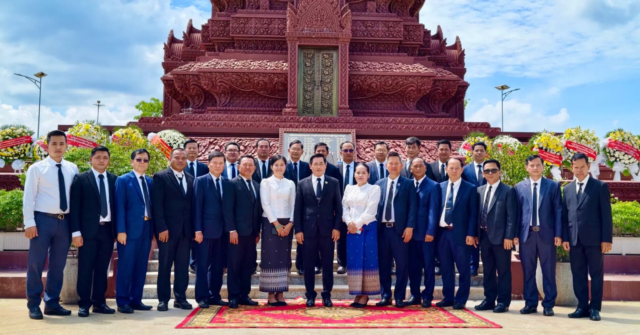ងៃពុធ ៣កើត ខែបឋមាសាឍ ឆ្នាំមមី អដ្ឋស័ក ពុទ្ធសករាជ ២៥៧០ ត្រូវនឹងថ្ងៃទី១៧ ខែមិថុនា ឆ្នាំ២០២៦ ថ្នាក់ដឹកនាំ មន្ត្រីរាជការនៃខេត្តរតនគិរីបានចូលរួមគោរពវិញ្ញាណក្ខន្ធ និងដាក់ក្រោនផ្កា វិរៈយុទ្ធជន-យុទ្ធនារី និងប្រជាពលរដ្ឋពលីកម្ម
