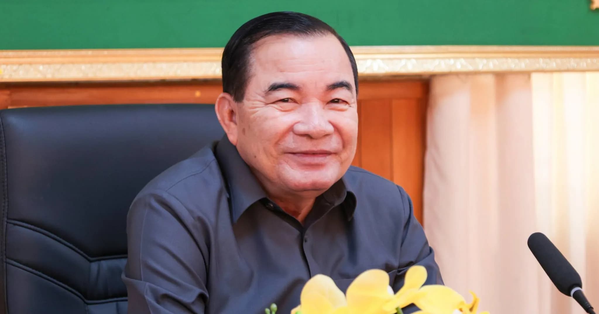 ឯកឧត្តម ណាប់ ប៊ុនហេង ប្រធានក្រុមប្រឹក្សាខេត្តរតនគិរី នៅព្រឹកថ្ងៃទី២៤ ខែមិថុនា ឆ្នាំ២០២៦ នេះបានដឹកនាំ ប្រធាន អនុប្រធានជាស្ត្រី នៃមន្ទីរ អង្គភាពជុំវិញខេត្តចូលរួមពិធីប្រកាសដាក់ឱ្យអនុវត្តជាផ្លូវការ “កម្មវិធីភាពជាអ្នកដឹកនាំរបស់ក្មេងស្រីឆ្នាំ២០២៦-២០៣០” តាមប្រព័ន្ធអនឡាញ ZOOM។