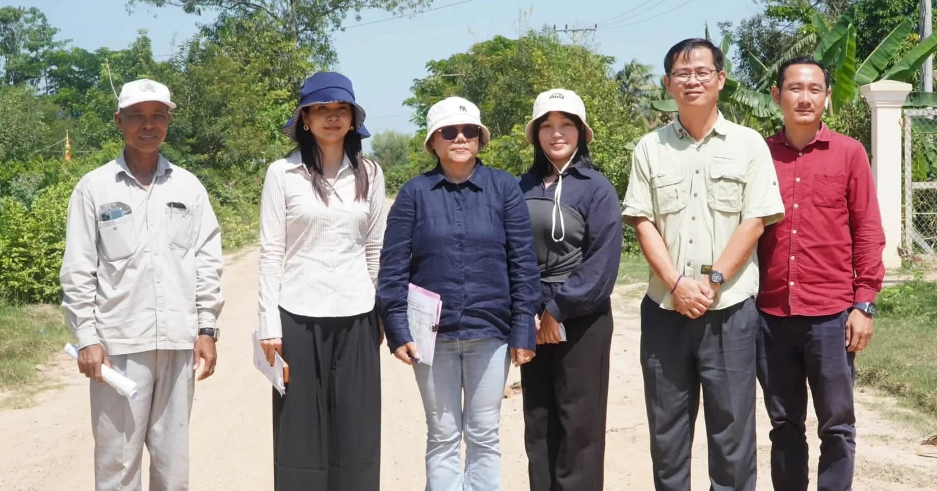 ក្រុមការងារមន្ទីរអភិវឌ្ឍន៍ជនបទខេត្តព្រៃវែង បានអមដំណើរលោកជំទាវ ឯក គន្ធវារី អនុរដ្ឋលេខាធិការ ក្រសួងអភិវឌ្ឍន៍ជនបទ តំណាងដ៏ខ្ពង់ខ្ពស់ ឯកឧត្តម ឆាយ ឫទិ្ធសែន រដ្ឋមន្រ្តីក្រសួងអភិវឌ្ឍន៍ជនបទ