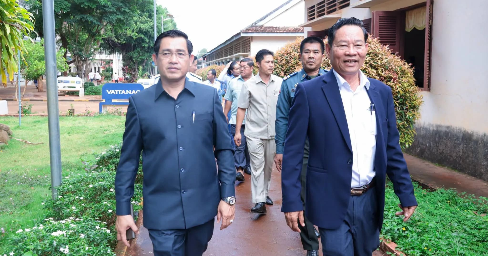 មន្រ្តីជាន់ខ្ពស់ក្រសួងអប់រំ យុវជន និងកីឡា និងអភិបាលរង ខេត្តរតនគិរី ចុះពិនិត្យស្ថានភាពតាម មណ្ឌលប្រឡងត្រៀម សម្រាប់ដំណើរការសំណេរការប្រឡងសញ្ញាបត្រមធ្យមសិក្សាទុតិយភូមិ